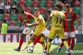 包含金州勇士迎葡超关键赛，加时末段门线救险，更衣室稳定，赛程密集仍需轮换的词条-爱游戏官网